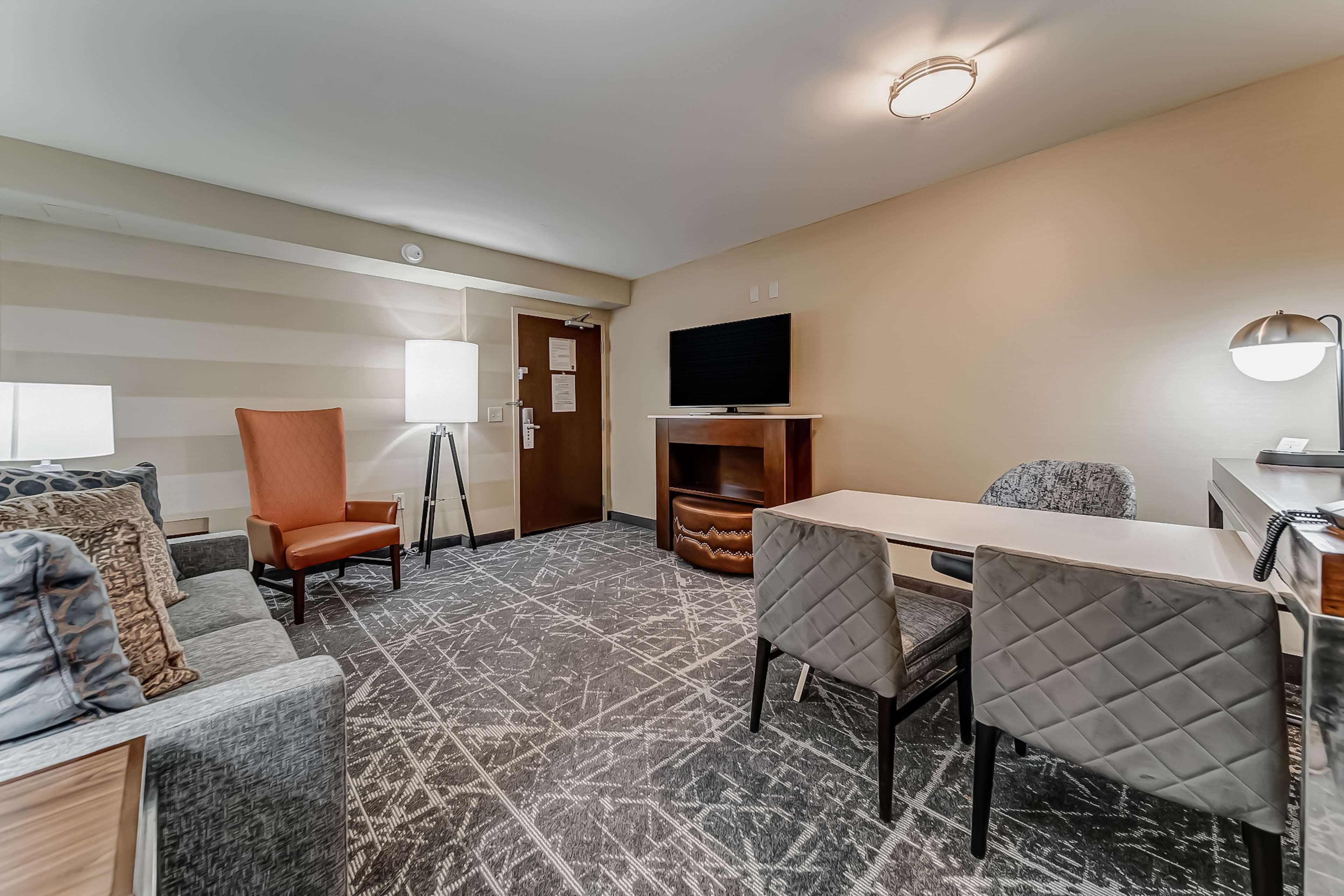 Embassy Suites Atlanta - Kennesaw Town Center Экстерьер фото