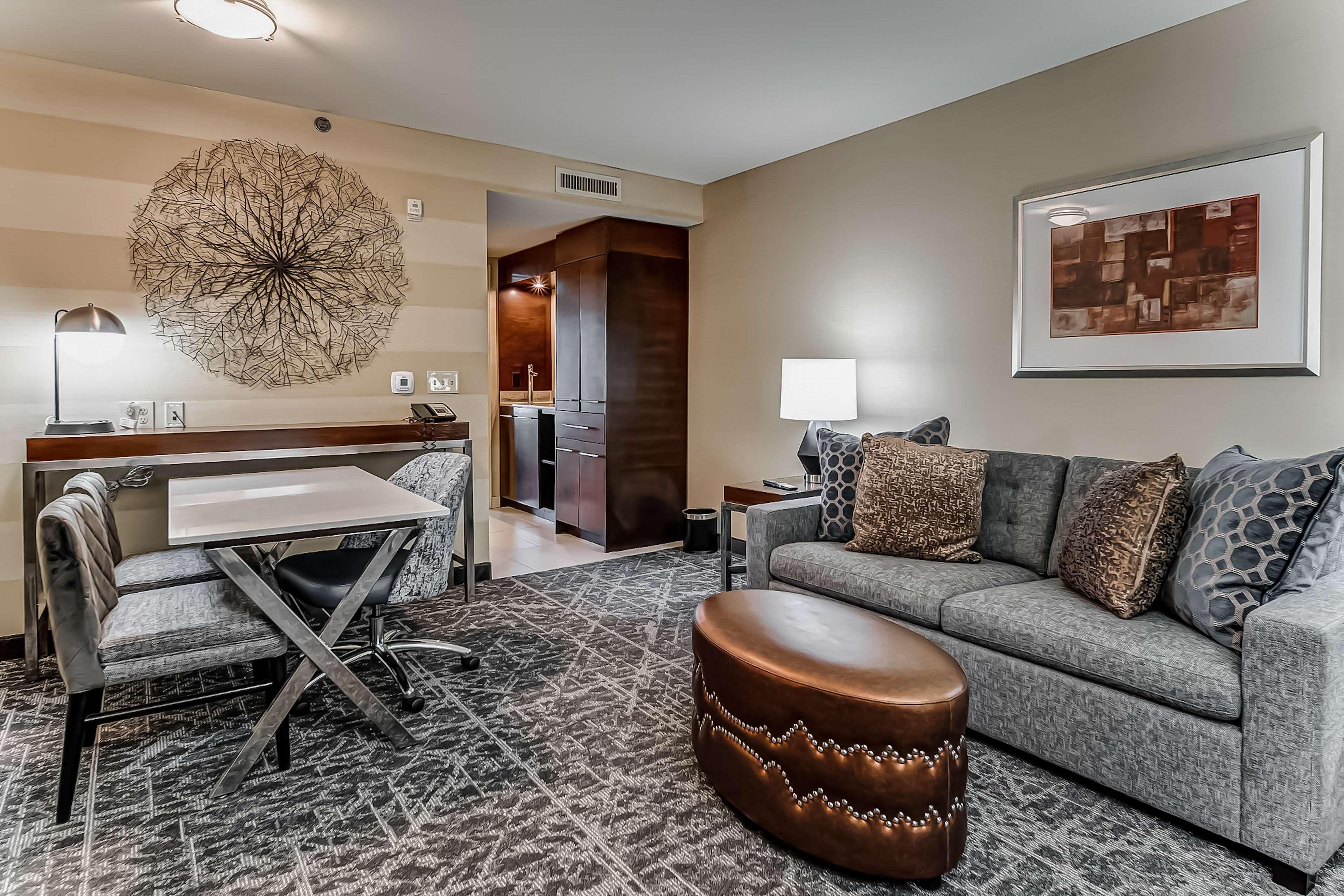 Embassy Suites Atlanta - Kennesaw Town Center Экстерьер фото
