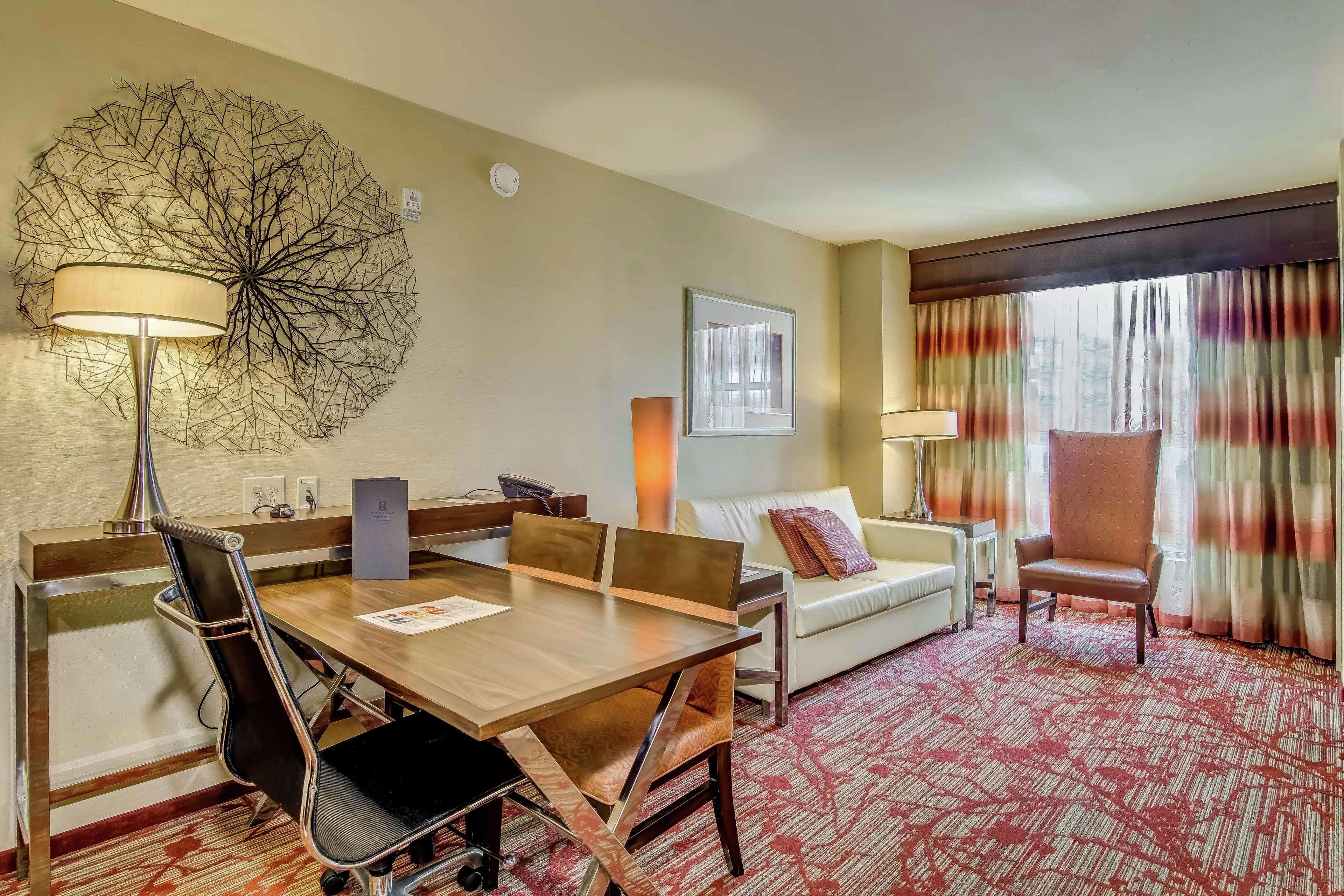 Embassy Suites Atlanta - Kennesaw Town Center Экстерьер фото
