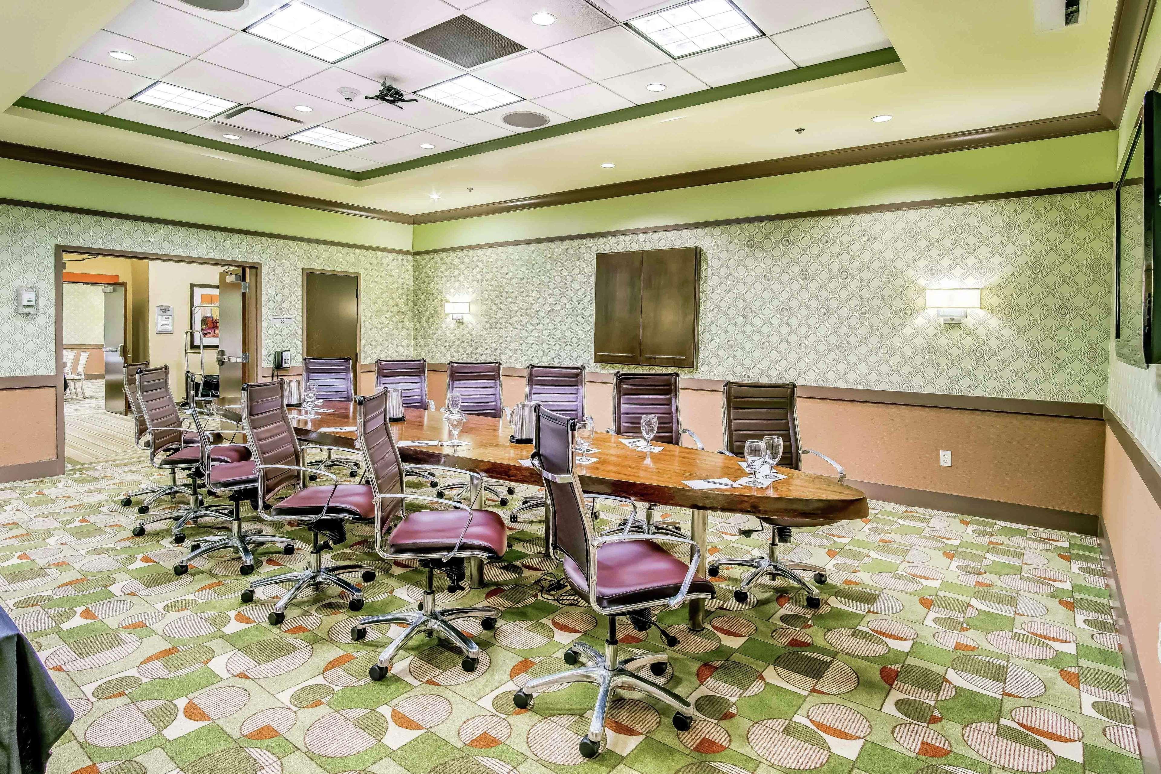 Embassy Suites Atlanta - Kennesaw Town Center Экстерьер фото