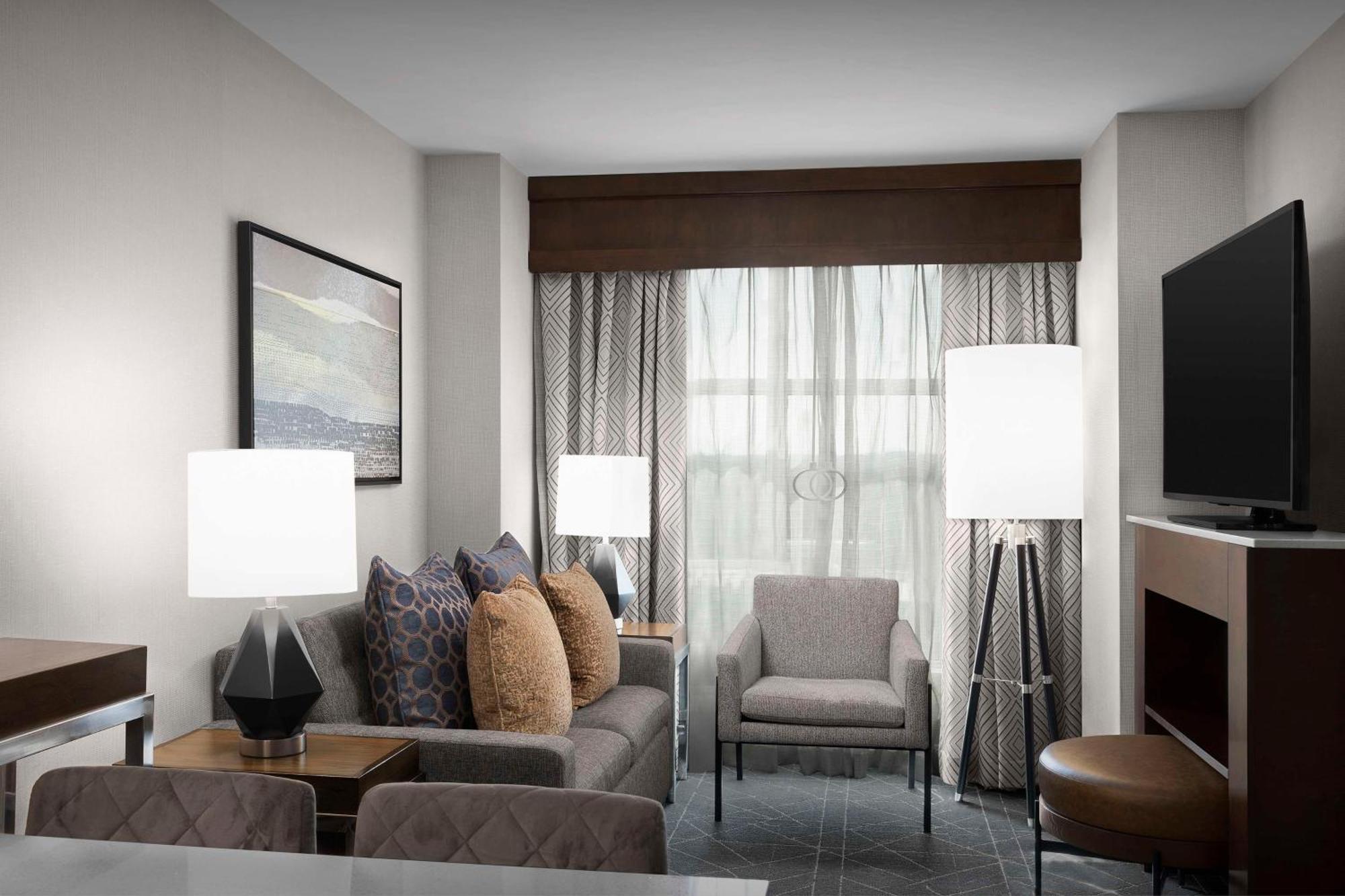 Embassy Suites Atlanta - Kennesaw Town Center Экстерьер фото