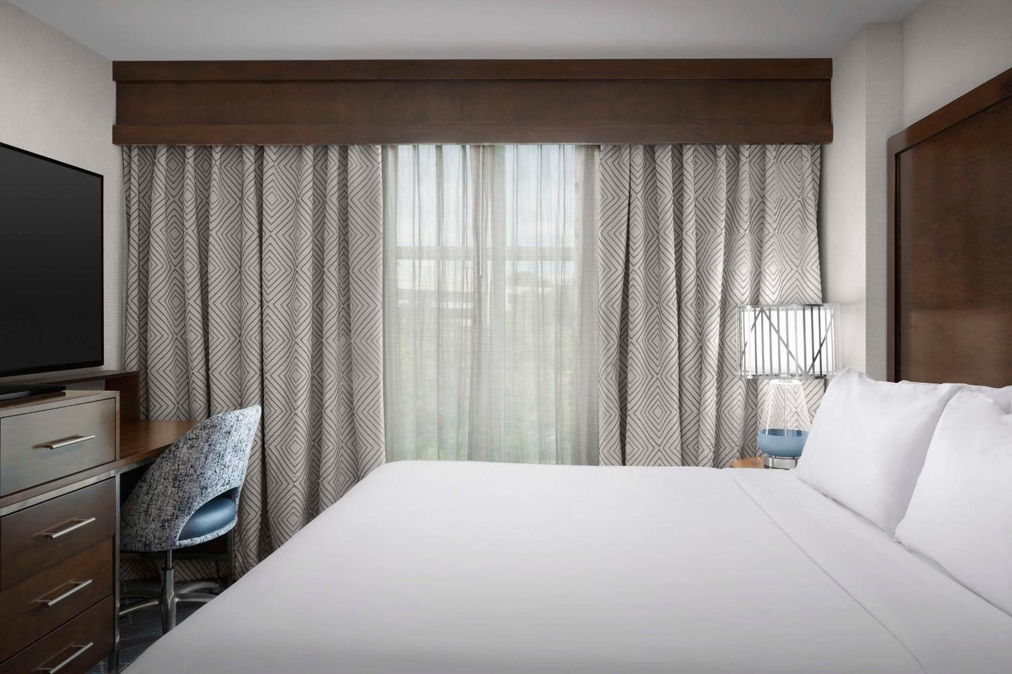 Embassy Suites Atlanta - Kennesaw Town Center Экстерьер фото